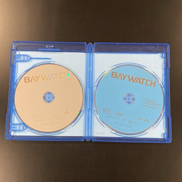 Baywatch (Extended Cut) - Blu-ray & DVD Combo Set - Picture 3 of 5
